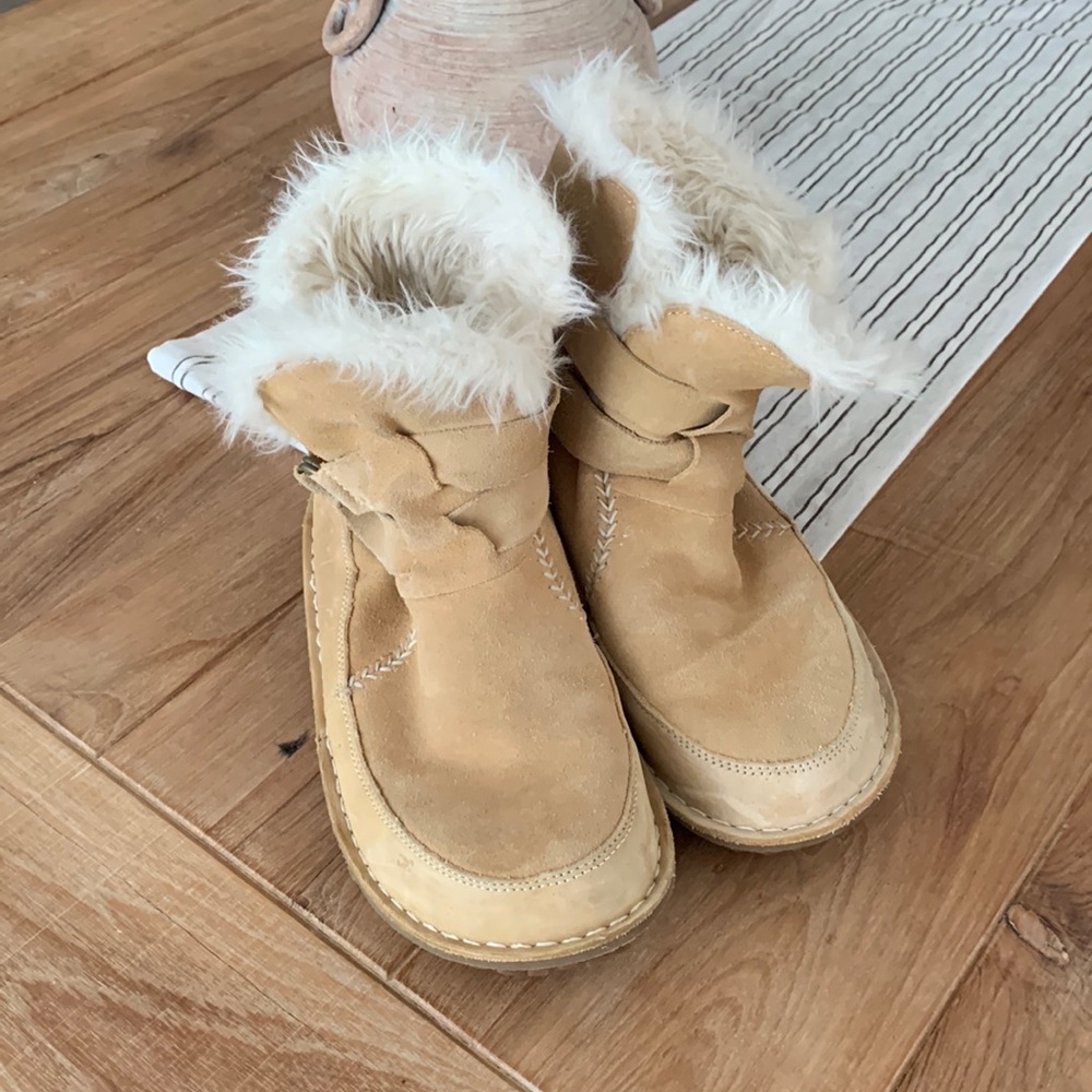 SOREL Boots 7.5 Tan Suede Faux Shearling & Waterproof Suede Ankle Boots